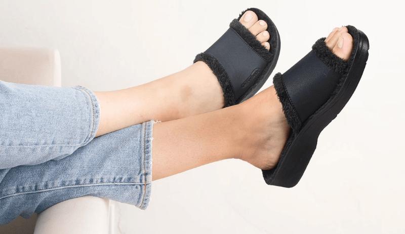 AEROTHOTIC Plantar Fasciitis Flip Flops For Women - Slip On Arch Support Sandals, APMA Certified, Comfortable Walking & Beach Sandals