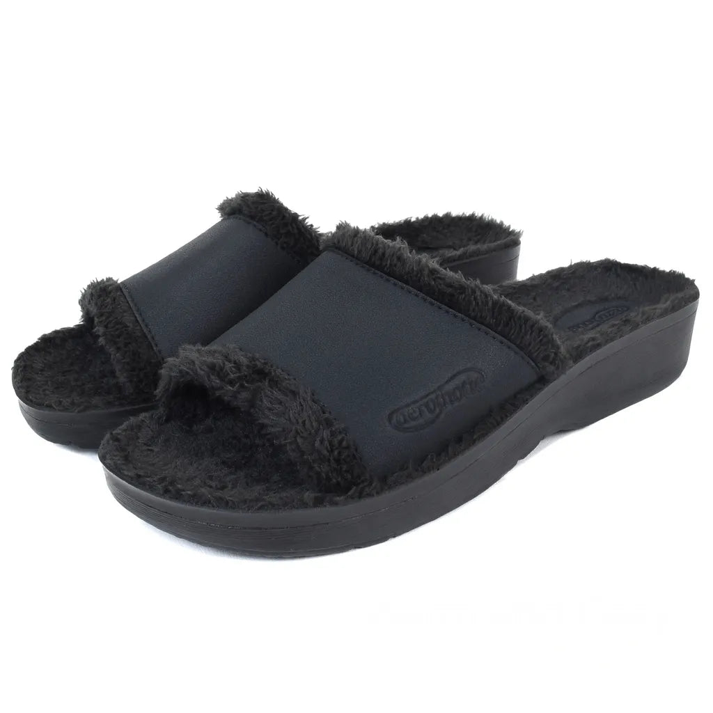 Aspen Fuzzy Strap Women's Slipper