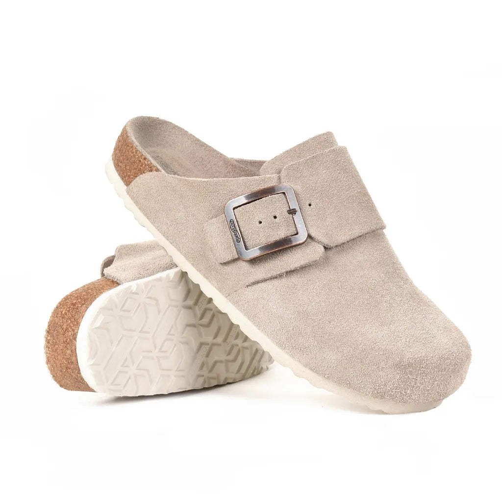 Front and footbed view of Atlas LC1424 clogs for evaluating the covered toe shape and available foot space