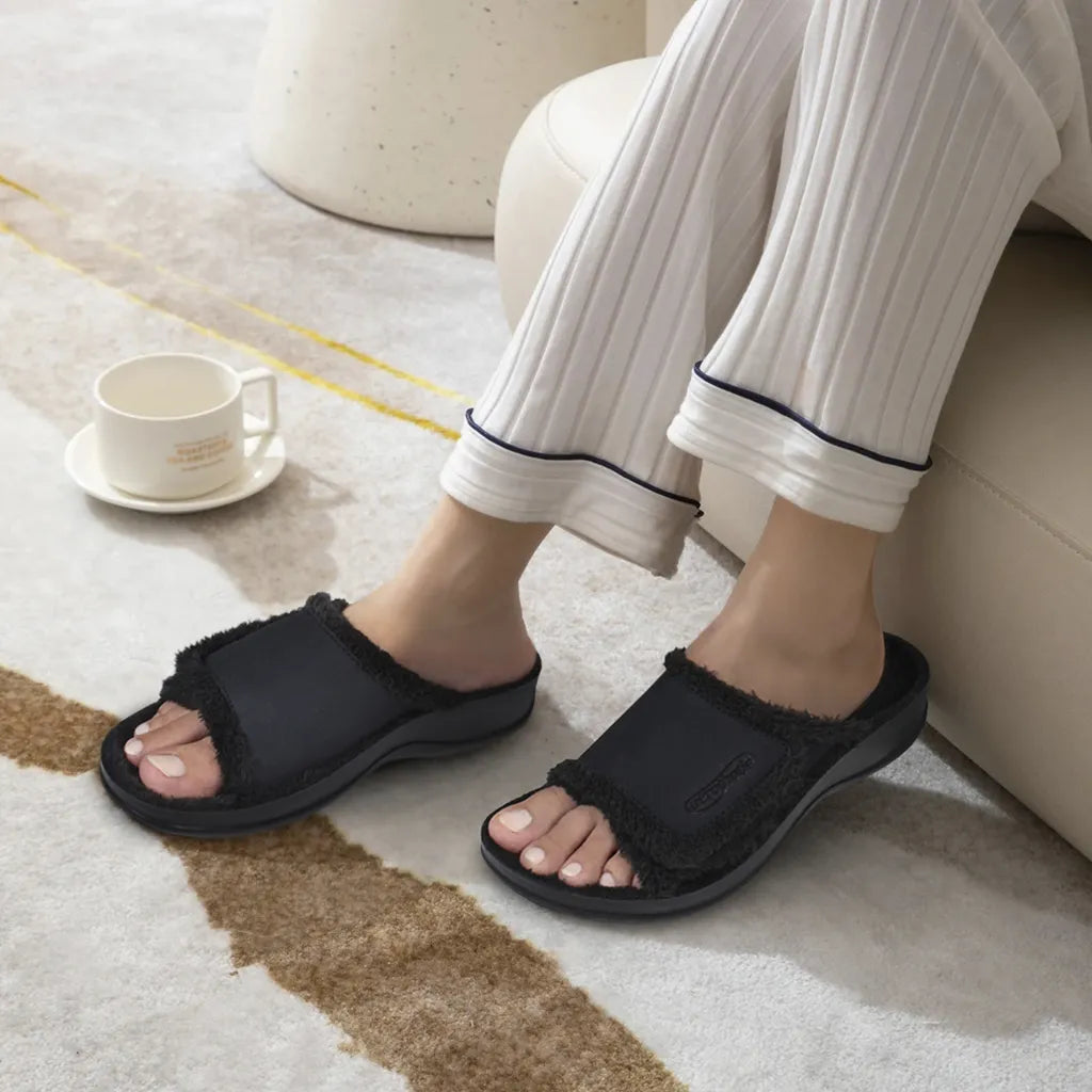 Hadley Cozy Faux Fur Slipper