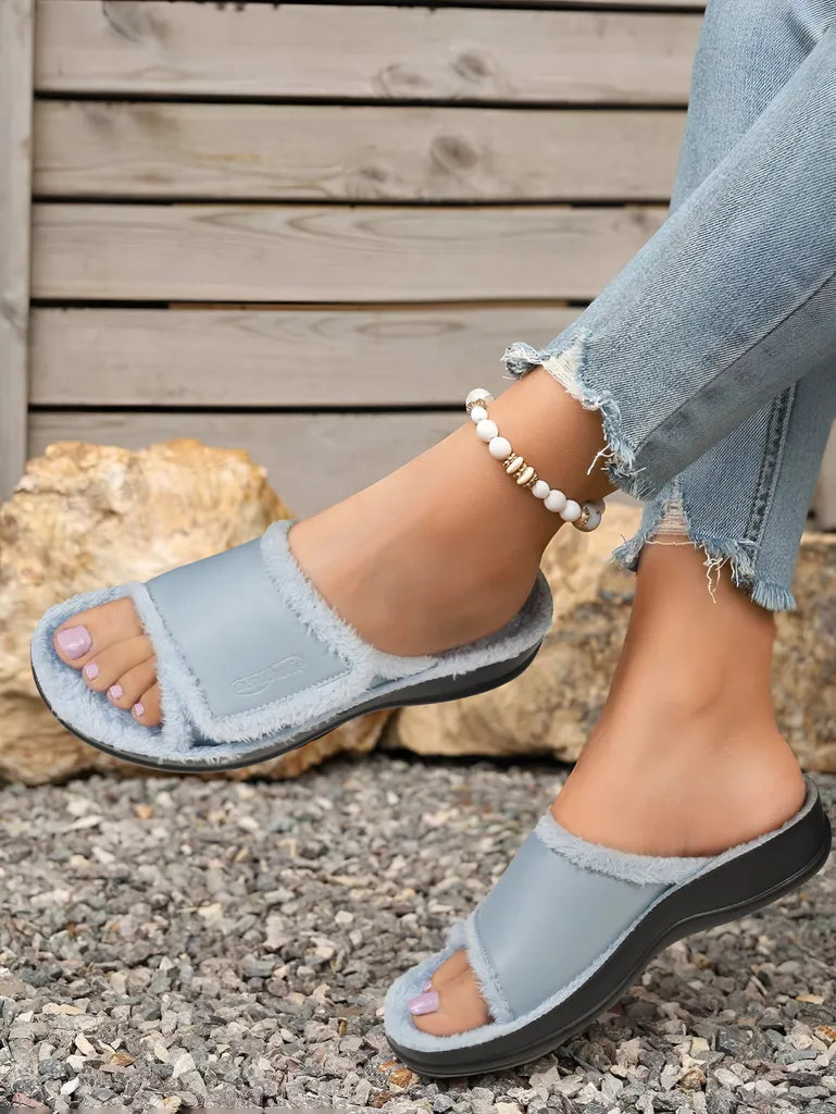 Hadley Cozy Faux Fur Slipper