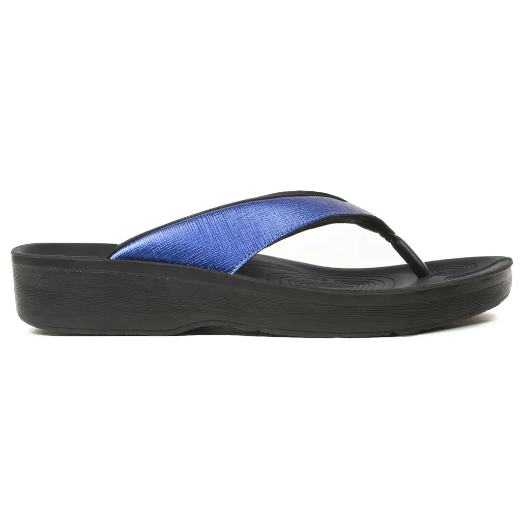 Black sandal with blue strap 
sandals for plantar fasciitis​
best sandals for plantar fasciitis​